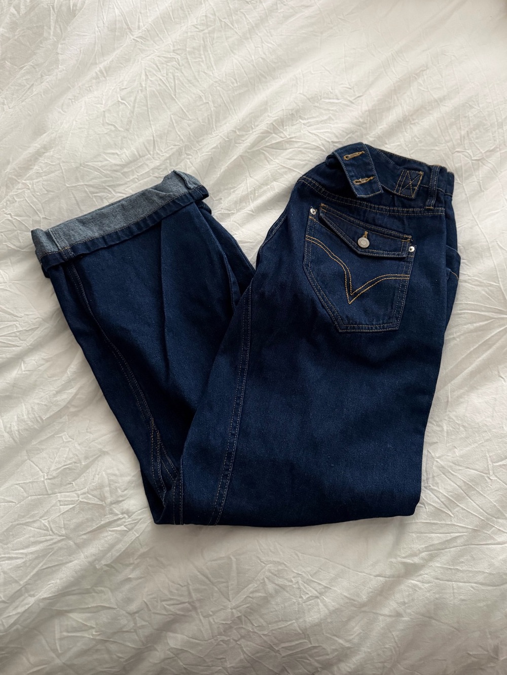 Many many clothes Maria Jean